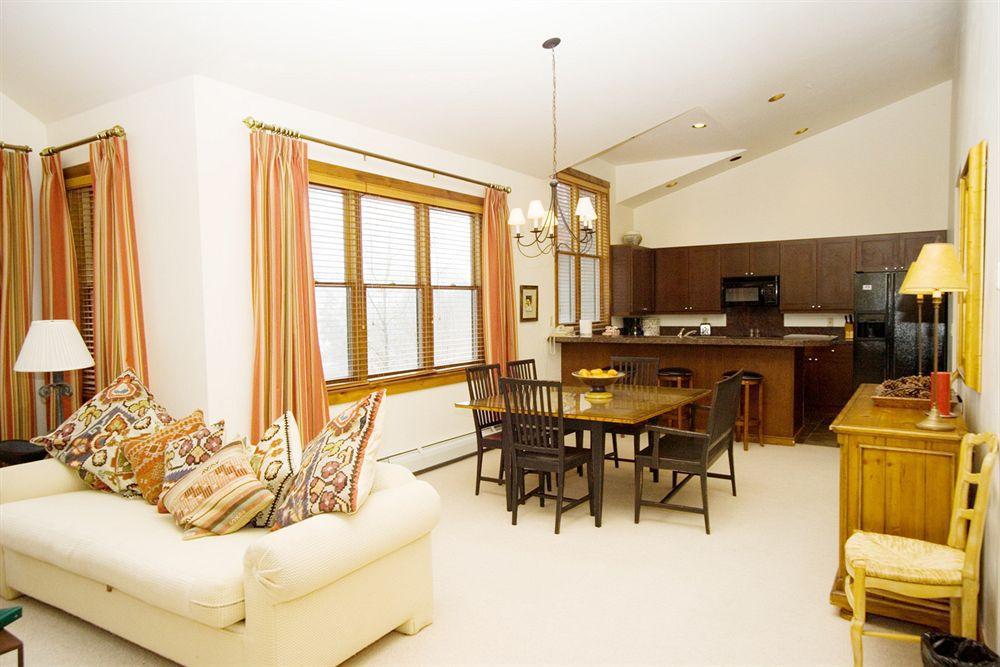 Main Street Junction Villa Breckenridge Room photo