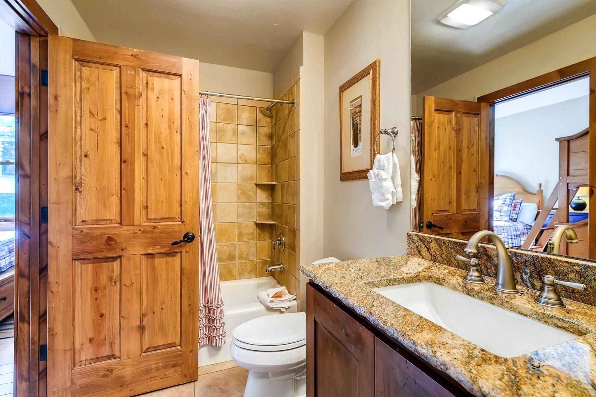 Main Street Junction Villa Breckenridge Room photo